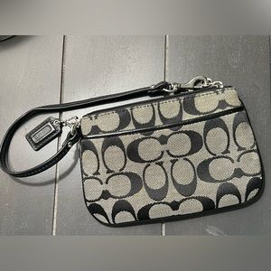 Coach Bag | Coach Signature Small Wristlet | Size: 6.5 x 4 |